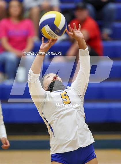 Thumbnail 2 in Newark Memorial vs Lincoln (JV Irvington Tournament) photogallery.