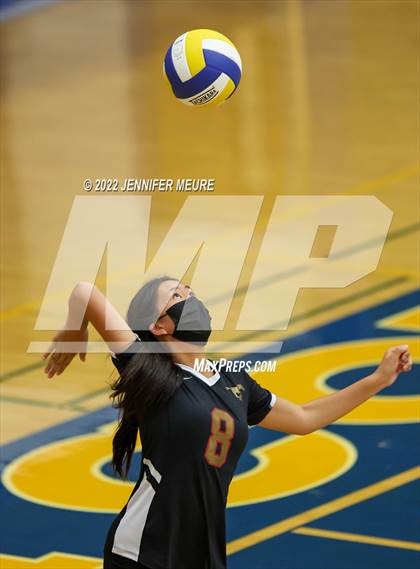 Thumbnail 3 in Newark Memorial vs Lincoln (JV Irvington Tournament) photogallery.