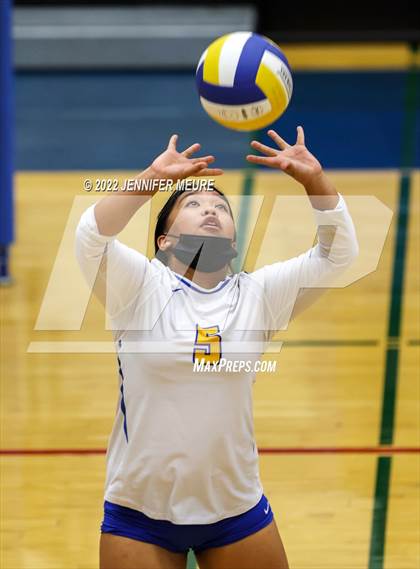 Thumbnail 1 in Newark Memorial vs Lincoln (JV Irvington Tournament) photogallery.