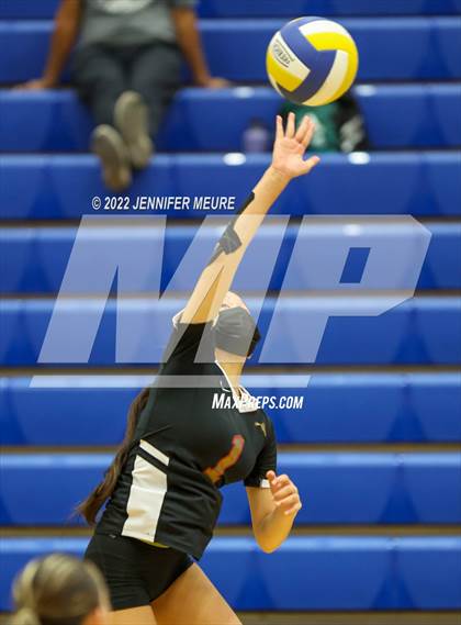 Thumbnail 3 in Newark Memorial vs Lincoln (JV Irvington Tournament) photogallery.