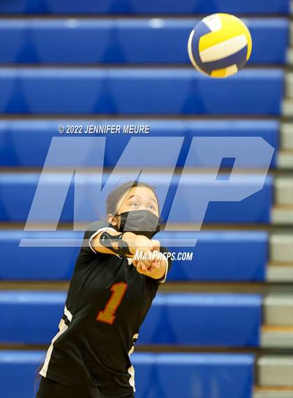 Thumbnail 1 in Newark Memorial vs Lincoln (JV Irvington Tournament) photogallery.