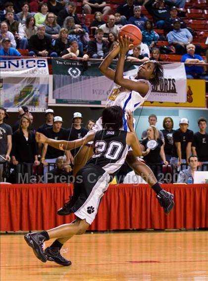 Thumbnail 3 in Forestview vs. Dudley (NCHSAA 3A Final) photogallery.