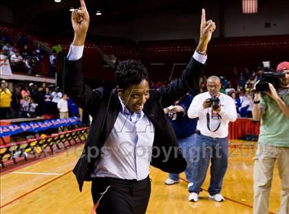 Thumbnail 3 in Forestview vs. Dudley (NCHSAA 3A Final) photogallery.