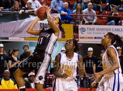 Thumbnail 2 in Forestview vs. Dudley (NCHSAA 3A Final) photogallery.
