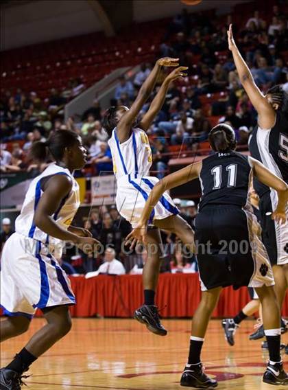 Thumbnail 3 in Forestview vs. Dudley (NCHSAA 3A Final) photogallery.