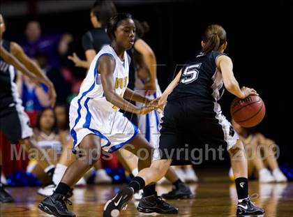 Thumbnail 3 in Forestview vs. Dudley (NCHSAA 3A Final) photogallery.