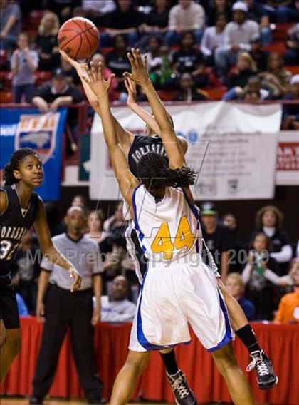 Thumbnail 1 in Forestview vs. Dudley (NCHSAA 3A Final) photogallery.
