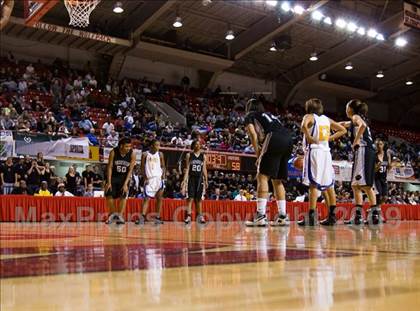Thumbnail 2 in Forestview vs. Dudley (NCHSAA 3A Final) photogallery.