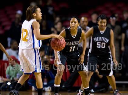 Thumbnail 2 in Forestview vs. Dudley (NCHSAA 3A Final) photogallery.