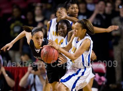 Thumbnail 1 in Forestview vs. Dudley (NCHSAA 3A Final) photogallery.