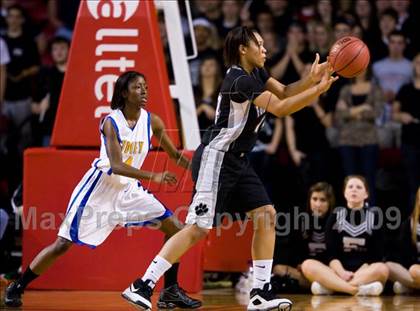 Thumbnail 1 in Forestview vs. Dudley (NCHSAA 3A Final) photogallery.