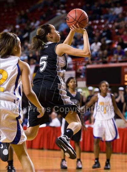 Thumbnail 3 in Forestview vs. Dudley (NCHSAA 3A Final) photogallery.