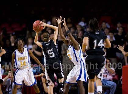 Thumbnail 3 in Forestview vs. Dudley (NCHSAA 3A Final) photogallery.