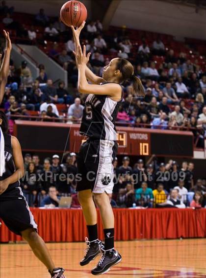 Thumbnail 2 in Forestview vs. Dudley (NCHSAA 3A Final) photogallery.
