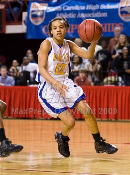 Thumbnail 3 in Forestview vs. Dudley (NCHSAA 3A Final) photogallery.