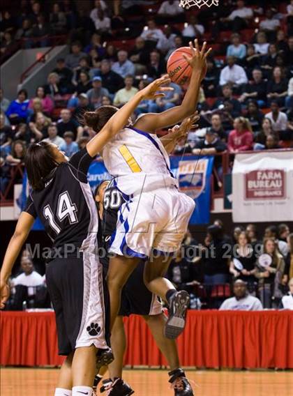 Thumbnail 1 in Forestview vs. Dudley (NCHSAA 3A Final) photogallery.