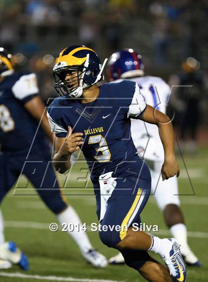 Thumbnail 3 in Bellevue vs. Serra (2014 Honor Bowl - SoCal) photogallery.