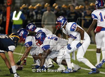 Thumbnail 3 in Bellevue vs. Serra (2014 Honor Bowl - SoCal) photogallery.