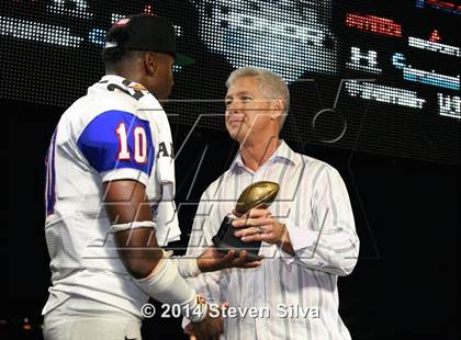 Thumbnail 3 in Bellevue vs. Serra (2014 Honor Bowl - SoCal) photogallery.