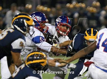 Thumbnail 2 in Bellevue vs. Serra (2014 Honor Bowl - SoCal) photogallery.