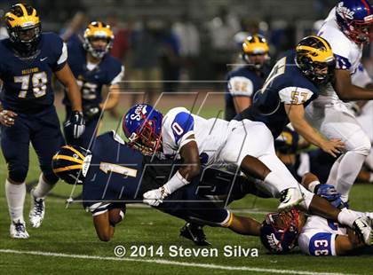 Thumbnail 2 in Bellevue vs. Serra (2014 Honor Bowl - SoCal) photogallery.