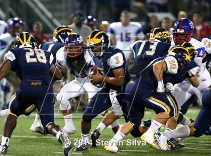 Thumbnail 2 in Bellevue vs. Serra (2014 Honor Bowl - SoCal) photogallery.