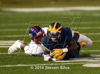 Thumbnail 3 in Bellevue vs. Serra (2014 Honor Bowl - SoCal) photogallery.