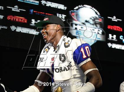 Thumbnail 2 in Bellevue vs. Serra (2014 Honor Bowl - SoCal) photogallery.