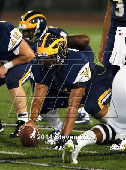 Thumbnail 3 in Bellevue vs. Serra (2014 Honor Bowl - SoCal) photogallery.