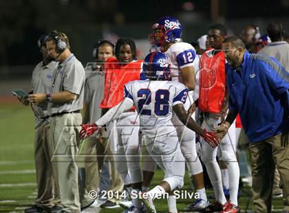 Thumbnail 2 in Bellevue vs. Serra (2014 Honor Bowl - SoCal) photogallery.
