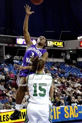 Thumbnail 3 in Sacramento vs St. Mary's (D3 Sec. Final) #2 photogallery.