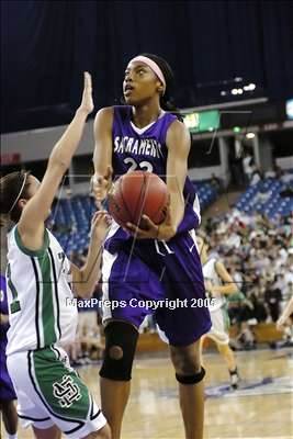 Thumbnail 3 in Sacramento vs St. Mary's (D3 Sec. Final) #2 photogallery.