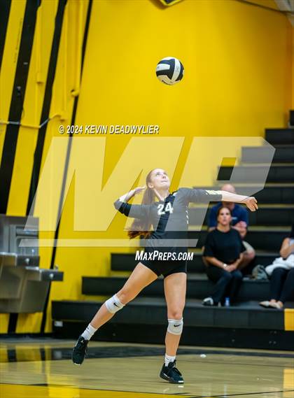 Thumbnail 3 in Calabasas @ Newbury Park photogallery.