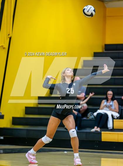 Thumbnail 2 in Calabasas @ Newbury Park photogallery.
