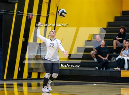 Thumbnail 3 in Calabasas @ Newbury Park photogallery.