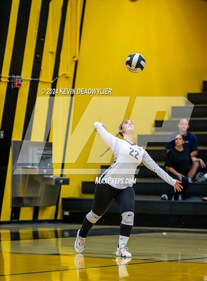 Thumbnail 1 in Calabasas @ Newbury Park photogallery.