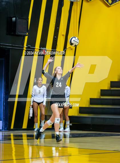 Thumbnail 3 in Calabasas @ Newbury Park photogallery.