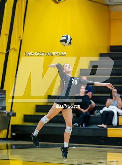 Thumbnail 1 in Calabasas @ Newbury Park photogallery.