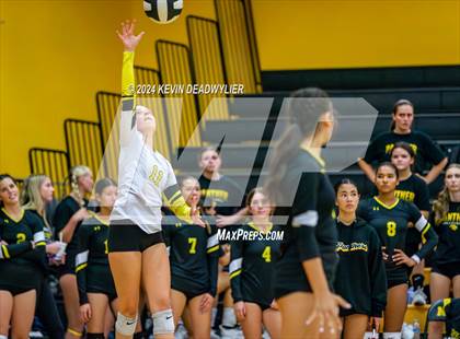 Thumbnail 3 in Calabasas @ Newbury Park photogallery.