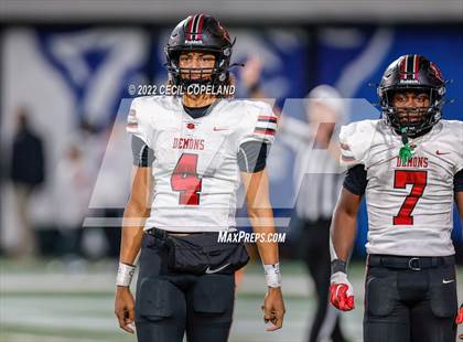 Thumbnail 3 in Warner Robins vs. Ware County (GHSA 5A Championship) photogallery.
