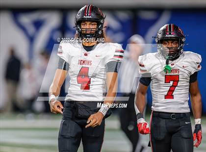 Thumbnail 2 in Warner Robins vs. Ware County (GHSA 5A Championship) photogallery.