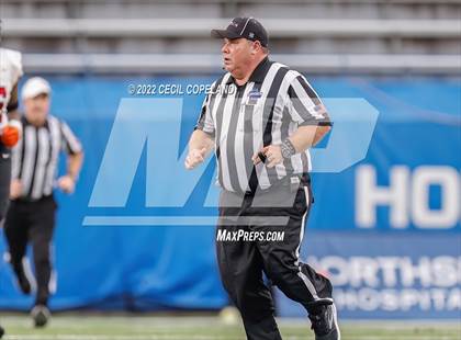 Thumbnail 1 in Warner Robins vs. Ware County (GHSA 5A Championship) photogallery.