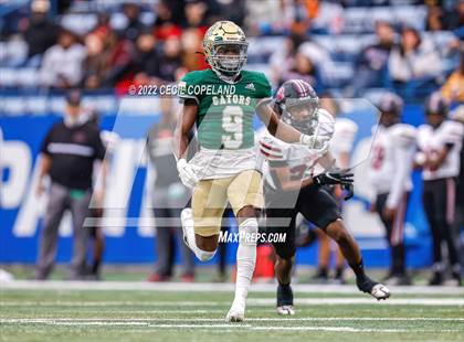 Thumbnail 3 in Warner Robins vs. Ware County (GHSA 5A Championship) photogallery.