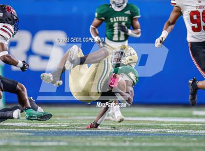 Thumbnail 1 in Warner Robins vs. Ware County (GHSA 5A Championship) photogallery.