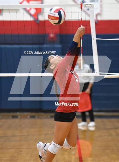 Thumbnail 2 in Bishop Gorman vs Coronado (NIAA 5A Southern Region Final) photogallery.