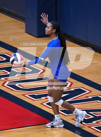 Thumbnail 2 in Bishop Gorman vs Coronado (NIAA 5A Southern Region Final) photogallery.