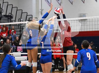 Thumbnail 3 in Bishop Gorman vs Coronado (NIAA 5A Southern Region Final) photogallery.