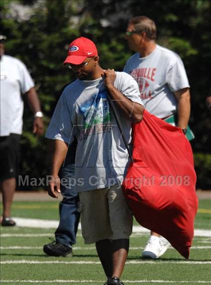 Thumbnail 3 in Friends of Coal Classic (Cleveland Glenville/Lakeland, Fla. - Pre-Game) photogallery.