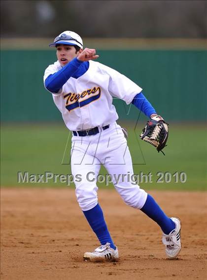 Thumbnail 2 in Abilene vs Corsicana (Denton Ryan Tourney) photogallery.