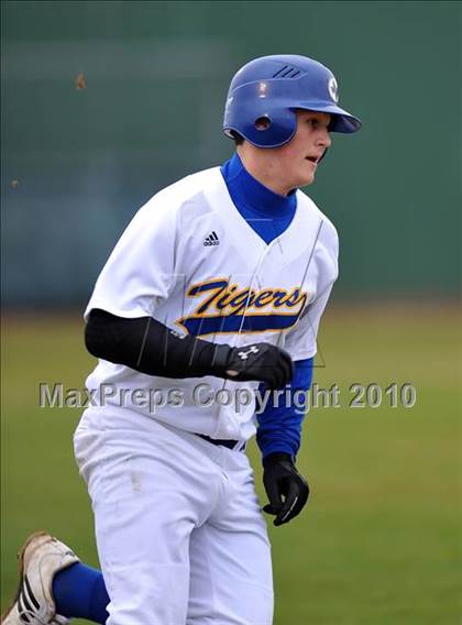 Thumbnail 3 in Abilene vs Corsicana (Denton Ryan Tourney) photogallery.